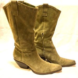 BCBG boots